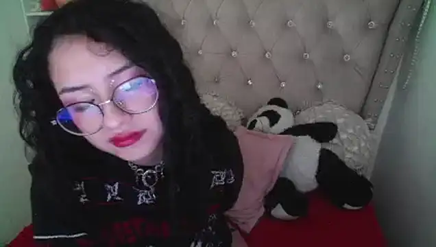 Snapshot of CherieCurl chatting on March 19, 12:25 am CherieCurl online show from March 19, 12:25 am