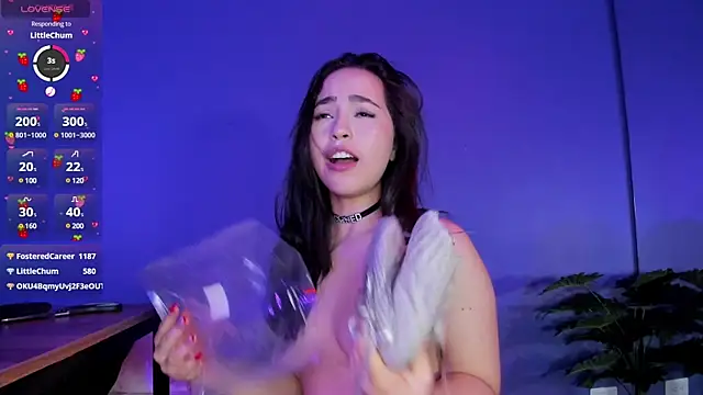 Snapshot of emma_morales chatting on December 23, 3:33 pm emma morales online show from December 23, 3:33 pm