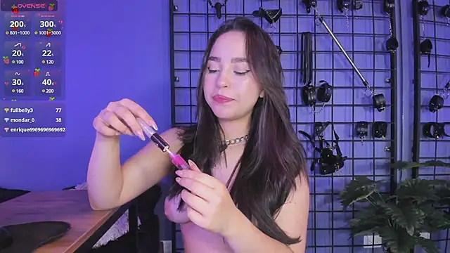 Snapshot of emma_morales chatting on January 15, 3:07 pm emma morales online show from January 15, 3:07 pm