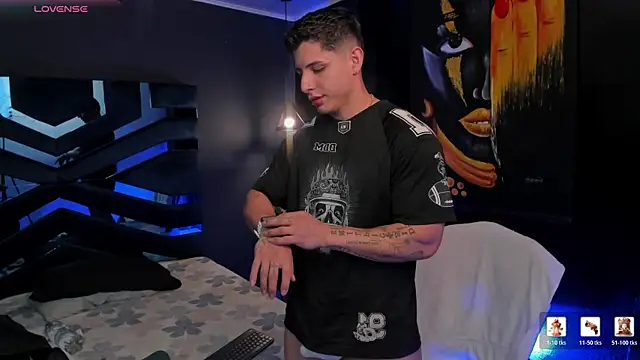 Johan Williams 07 online show from April 2, 5:16 am