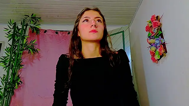 Snapshot of scarlet-jonesx chatting on May 15, 11:01 pm scarlet-jonesx online show from May 15, 11:01 pm
