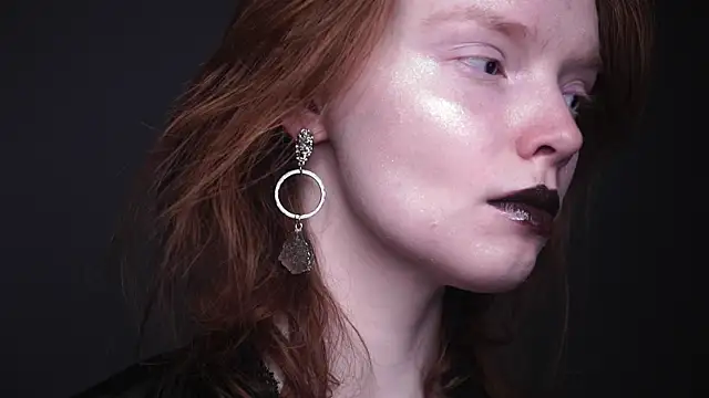 ginger hugs online show from January 7, 10:08 pm