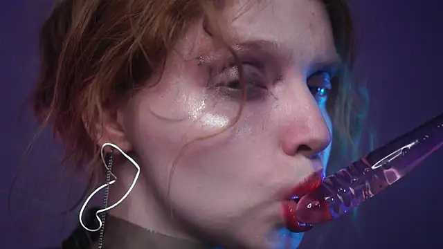 ginger hugs online show from February 3, 1:09 am