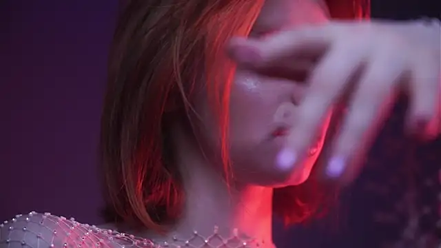 ginger hugs online show from February 6, 4:21 am