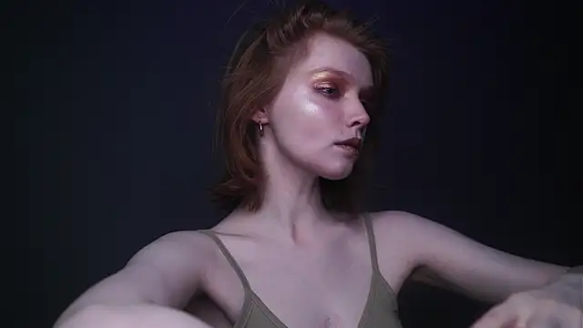 ginger hugs online show from February 6, 10:10 pm