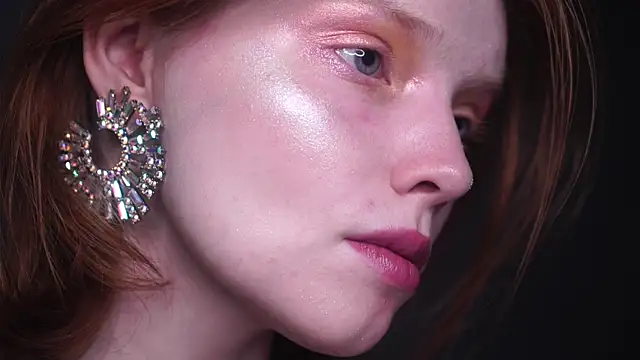 ginger hugs online show from February 10, 10:09 pm