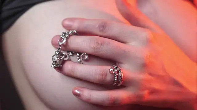 ginger hugs online show from February 15, 1:21 am