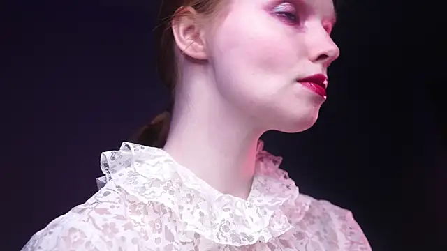 ginger hugs online show from February 17, 10:03 pm