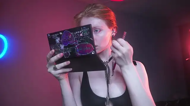 ginger hugs online show from September 17, 10:11 pm