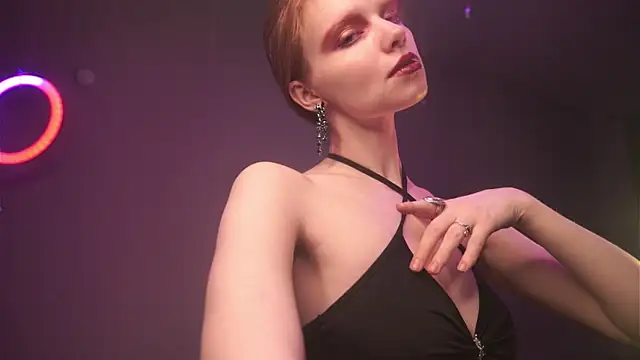 ginger hugs online show from January 9, 10:11 pm