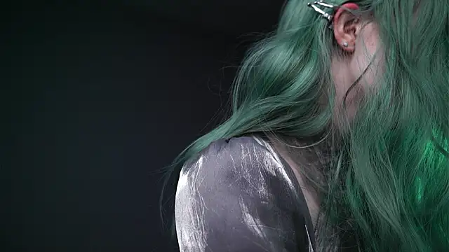 ginger hugs online show from March 25, 10:05 pm