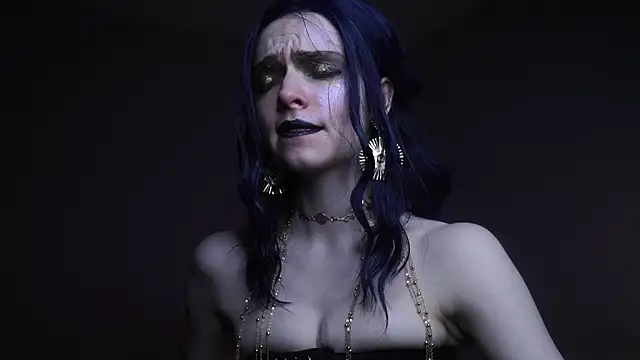 ginger hugs online show from April 13, 10:15 pm