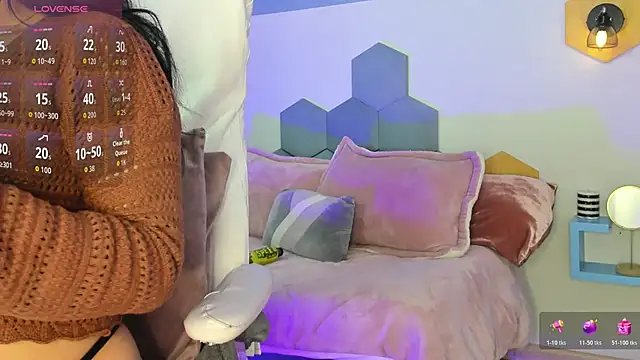 Chloe fischer  online show from March 21, 2:53 pm