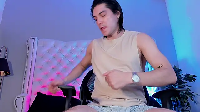 Karimferrer online show from December 3, 7:56 pm