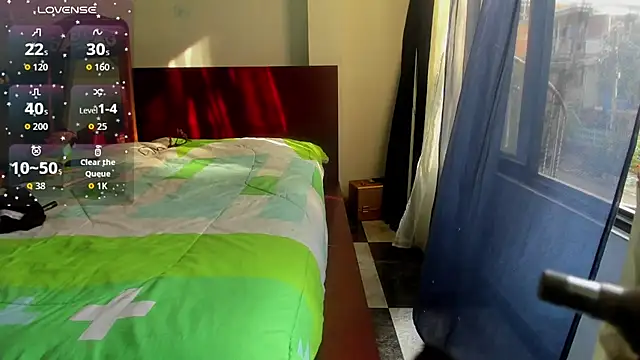 Snapshot of latinaStepmom chatting on October 29, 8:43 pm latinaStepmom online show from October 29, 8:43 pm