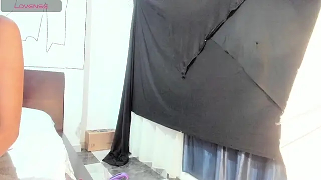 Snapshot of latinaStepmom chatting on April 21, 1:42 am latinaStepmom online show from April 21, 1:42 am