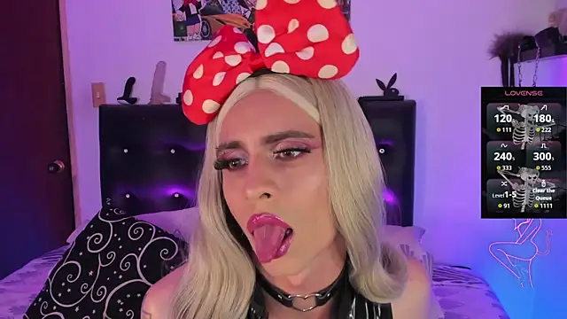 Snapshot of AngelsJones21 chatting on October 16, 3:24 pm AngelsJones21 online show from October 16, 3:24 pm