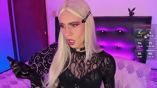 Snapshot of AngelsJones21 chatting on November 7, 5:24 pm AngelsJones21 online show from November 7, 5:24 pm