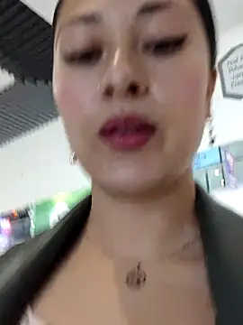 LisbethMoore  online show from April 15, 2:13 pm