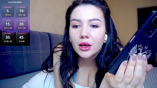 Snapshot of AlexaCruze chatting on January 30, 4:13 pm AlexaCruze online show from January 30, 4:13 pm