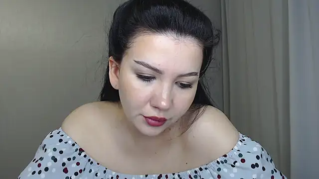 Snapshot of AlexaCruze chatting on November 14, 5:44 pm AlexaCruze online show from November 14, 5:44 pm