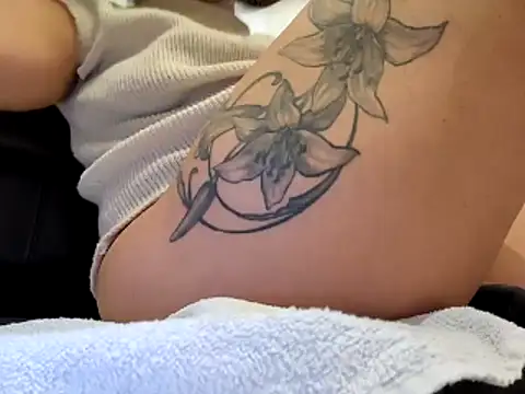 sweethotmilf888 online show from November 5, 8:47 am