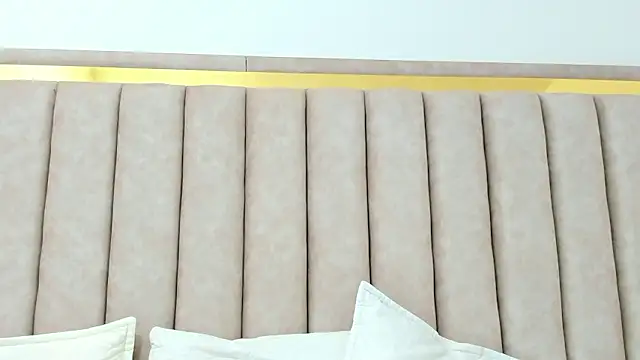 FreyaMoller online show from February 28, 7:15 pm