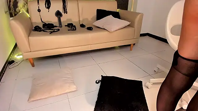 Snapshot of RACHEL_EV chatting on February 8, 7:59 am RACHEL EV online show from February 8, 7:59 am