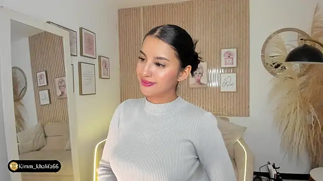 Kimm khalifa online show from January 18, 7:37 pm