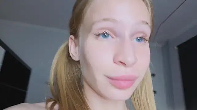 Snapshot of Elis_Fox chatting on July 6, 3:03 pm Elis Fox online show from July 6, 3:03 pm