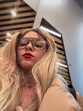 Times  Square online show from December 15, 11:23 am