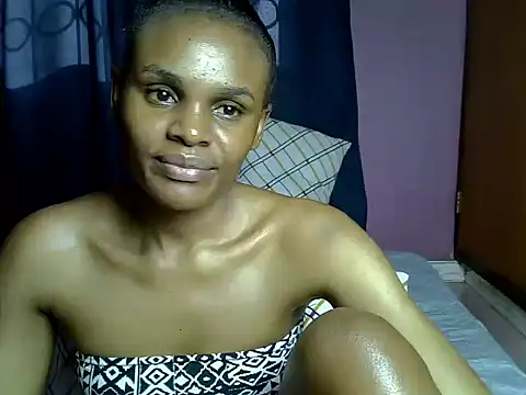 Snapshot of Queen_petite_ chatting on October 1, 5:13 am Queen petite online show from October 1, 5:13 am