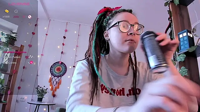 alisahug online show from February 10, 6:20 am