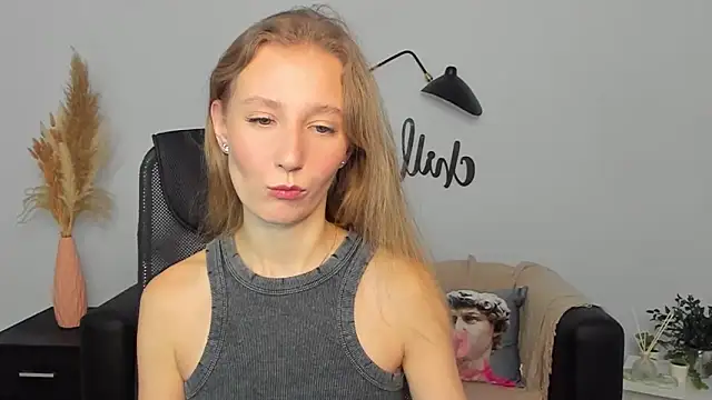 Snapshot of LolaWilsons chatting on February 5, 12:27 pm LolaWilsons online show from February 5, 12:27 pm