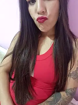 Snapshot of Anne04 chatting on December 19, 12:24 am Anne04 online show from December 19, 12:24 am