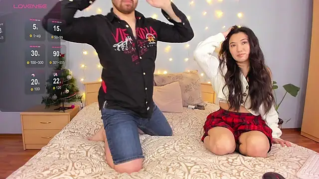 NikkiNSerdron online show from December 17, 4:34 am