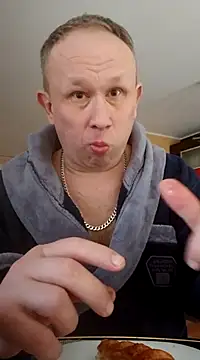 Snapshot of dikas45xxx chatting on March 11, 5:38 am dikas45xxx online show from March 11, 5:38 am