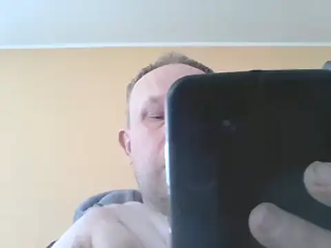 Snapshot of dikas45xxx chatting on March 16, 6:42 am dikas45xxx online show from March 16, 6:42 am