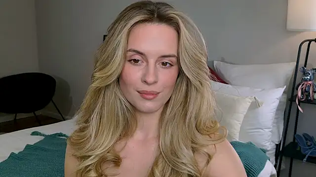 Snapshot of RozzitaBedberry chatting on November 21, 1:10 pm RozzitaBedberry online show from November 21, 1:10 pm