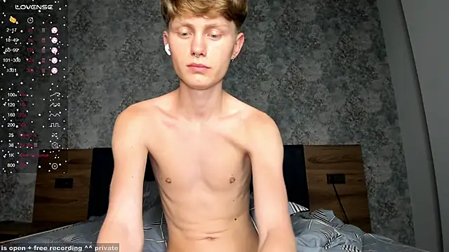 christian di0r online show from March 16, 3:17 pm