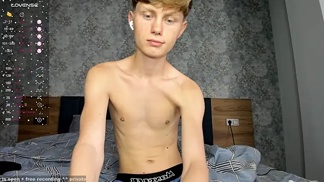 christian di0r online show from March 17, 9:12 am