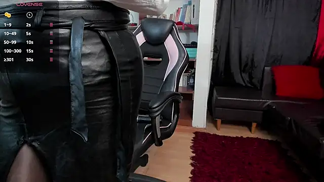 LiaTaylorr online show from February 14, 12:24 pm