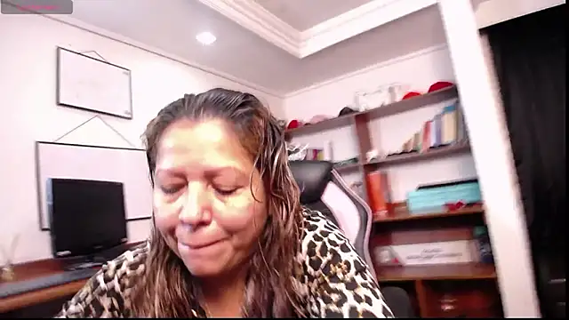 LiaTaylorr online show from March 5, 12:01 pm