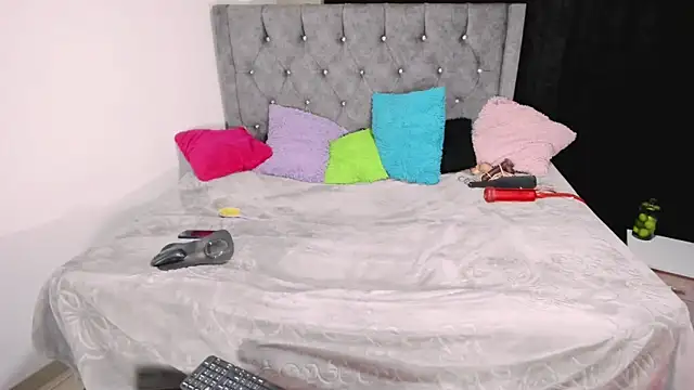 Snapshot of valenthottie chatting on February 26, 11:15 pm valenthottie online show from February 26, 11:15 pm