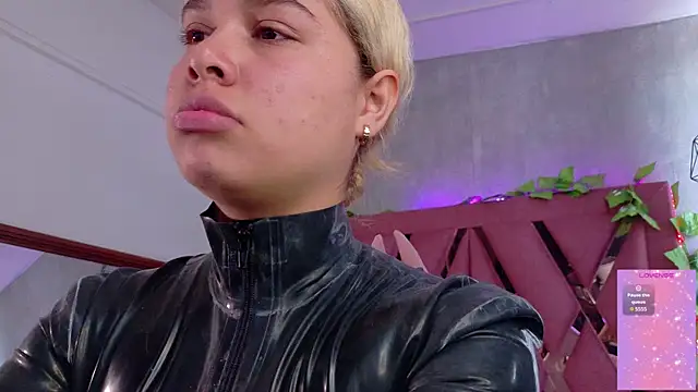 Snapshot of Haelycute chatting on November 29, 12:41 pm Haelycute online show from November 29, 12:41 pm