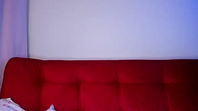 ohpetitemuse online show from April 17, 6:00 pm