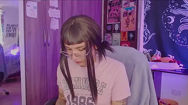 Snapshot of melissahowl chatting on November 24, 2:28 pm melissahowl online show from November 24, 2:28 pm