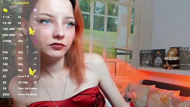 pretty little thing online show from March 14, 1:48 am