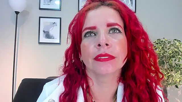 Snapshot of HannaBrave chatting on February 5, 7:29 pm HannaBrave online show from February 5, 7:29 pm