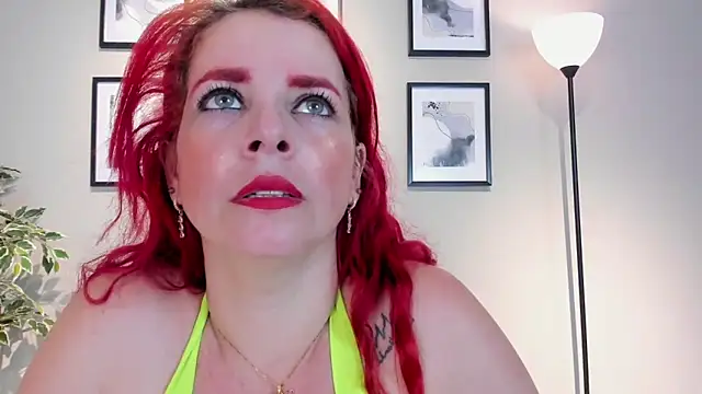 Snapshot of HannaBrave chatting on February 20, 7:25 pm HannaBrave online show from February 20, 7:25 pm